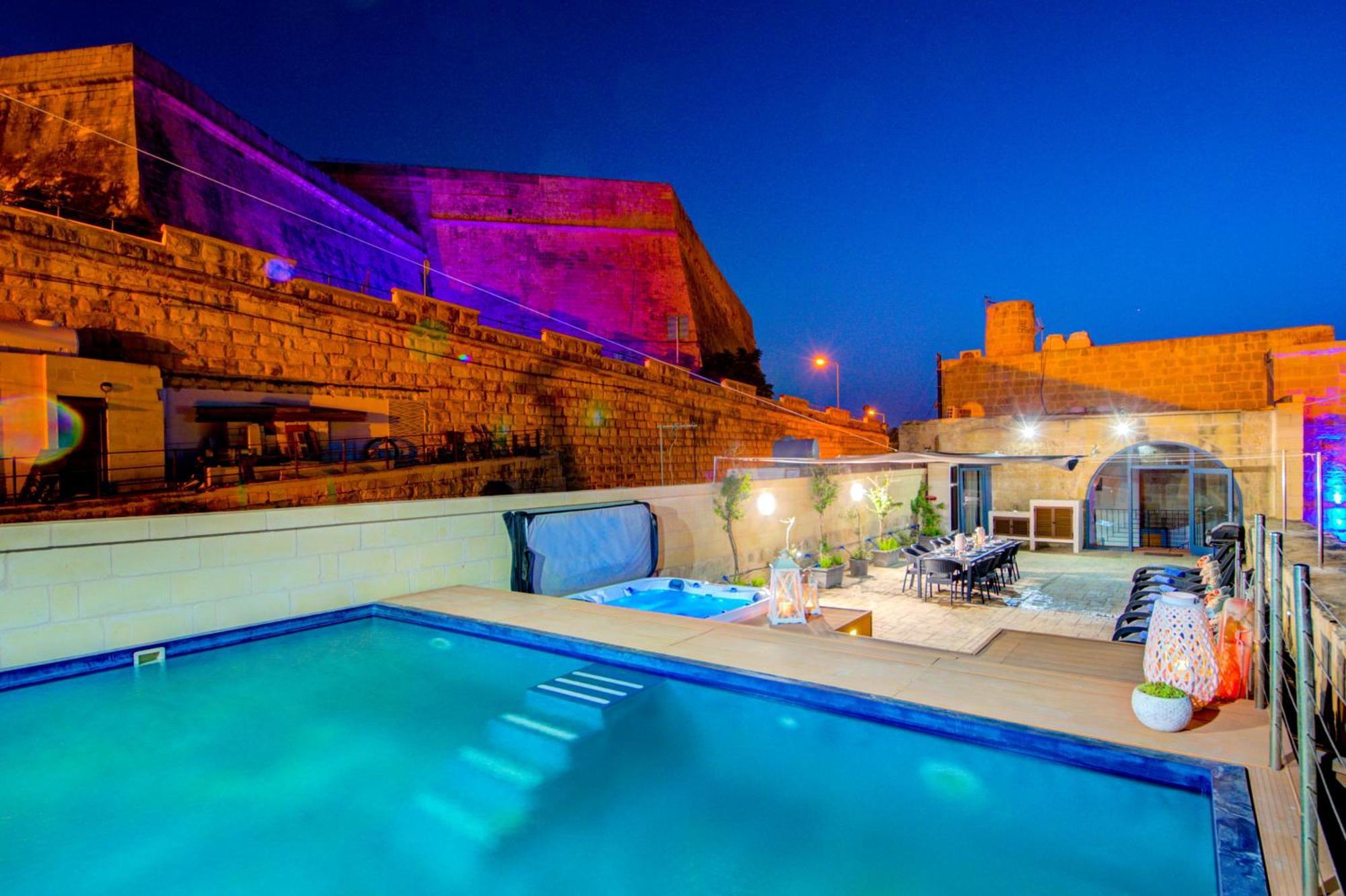 Valletta Waterfront Villa With Pool And Jacuzzi エクステリア 写真