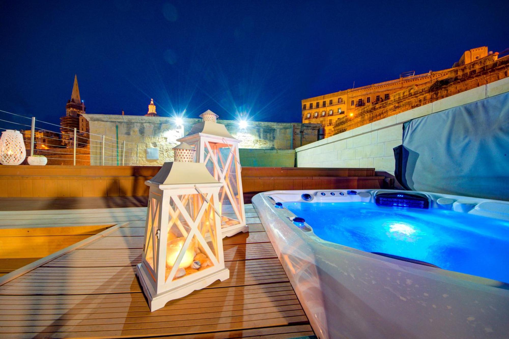 Valletta Waterfront Villa With Pool And Jacuzzi エクステリア 写真