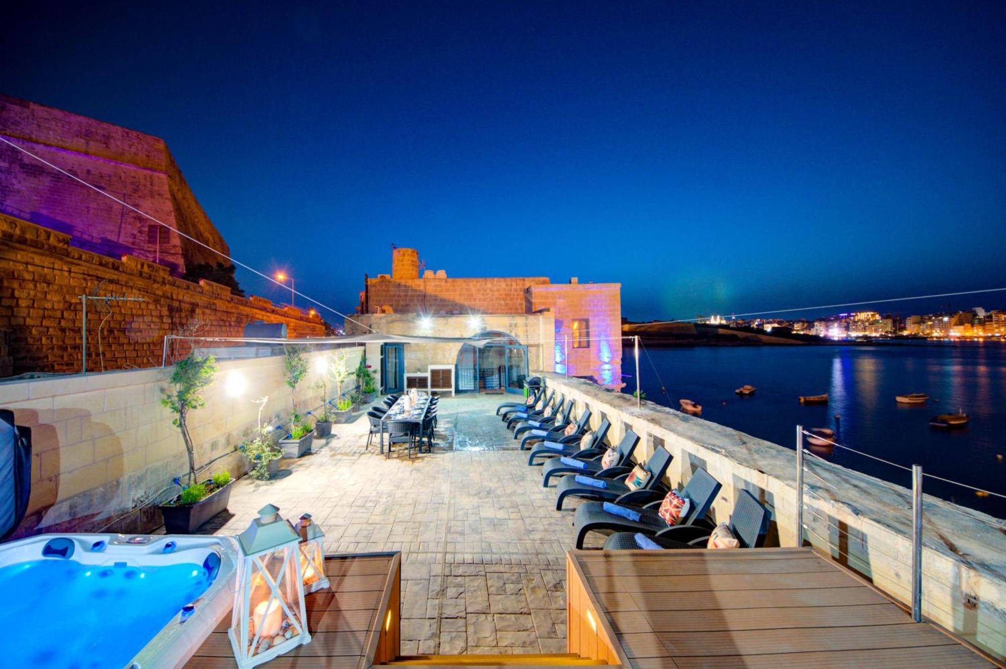 Valletta Waterfront Villa With Pool And Jacuzzi エクステリア 写真