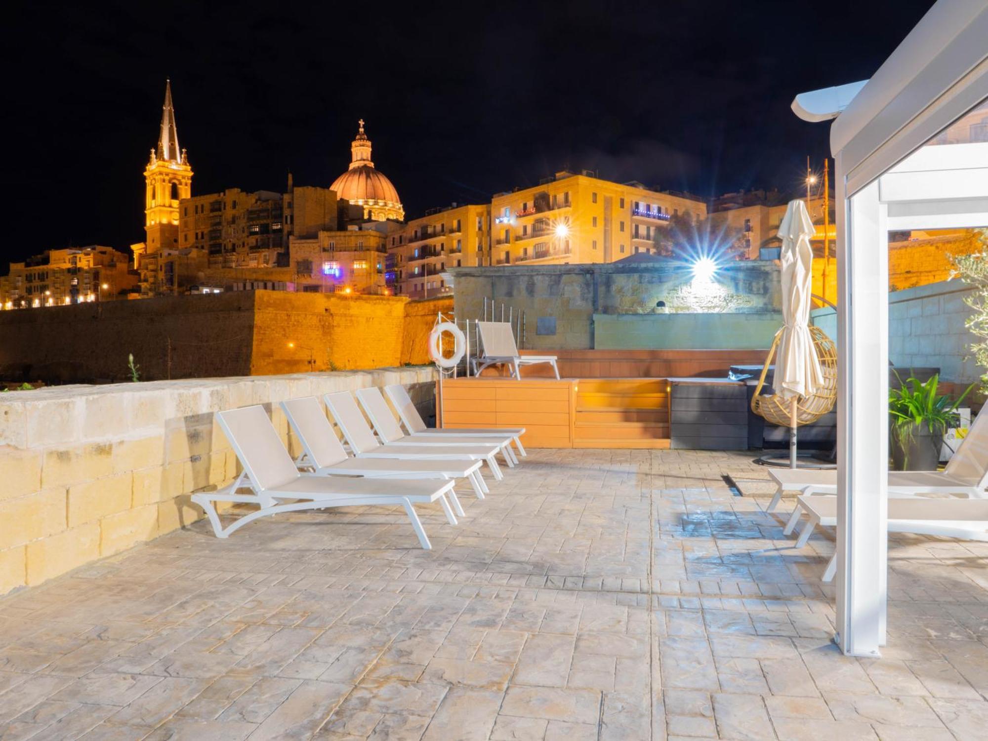 Valletta Waterfront Villa With Pool And Jacuzzi エクステリア 写真